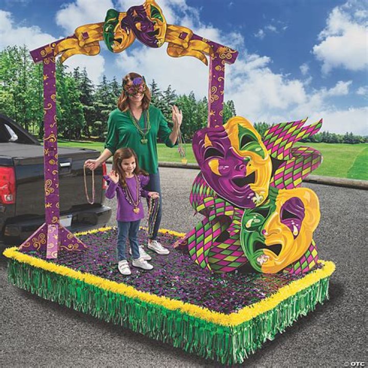 Zion Williamson Shaded By "1 Ton" Mardi Gras Parade Float